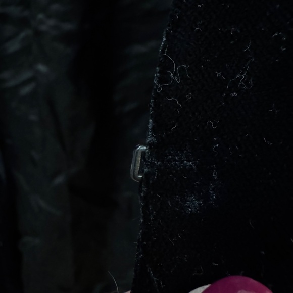 Zara Black Velvet Blazer Jacket
Size Medium - Picture 4 of 4